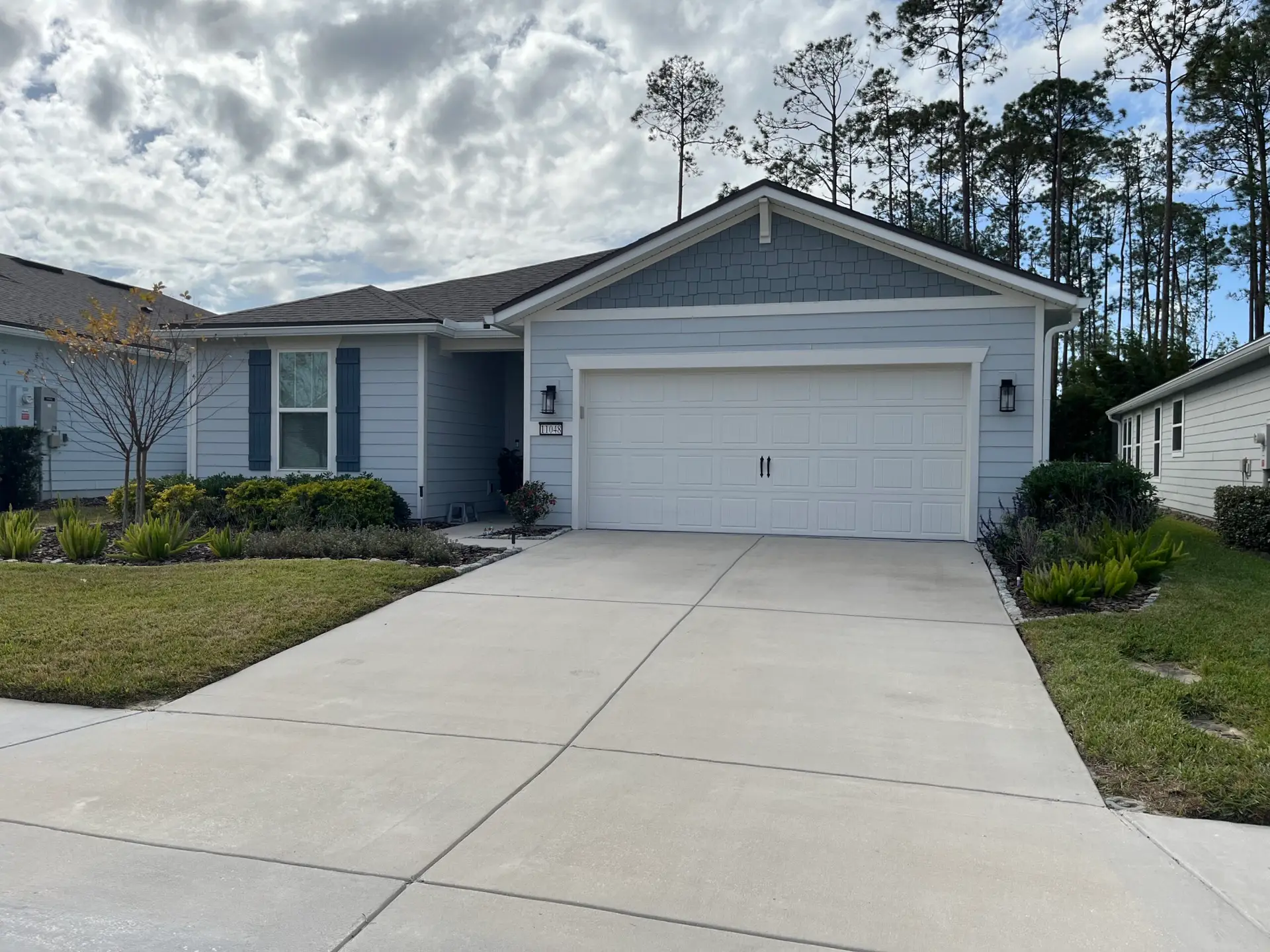 Freshly cleaned Jacksonville home exterior